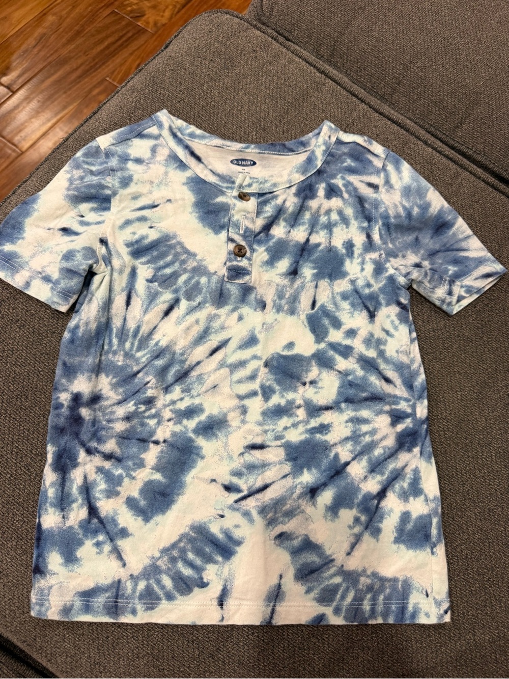 Old Navy Blue and White Tie-Dye Henley Tee